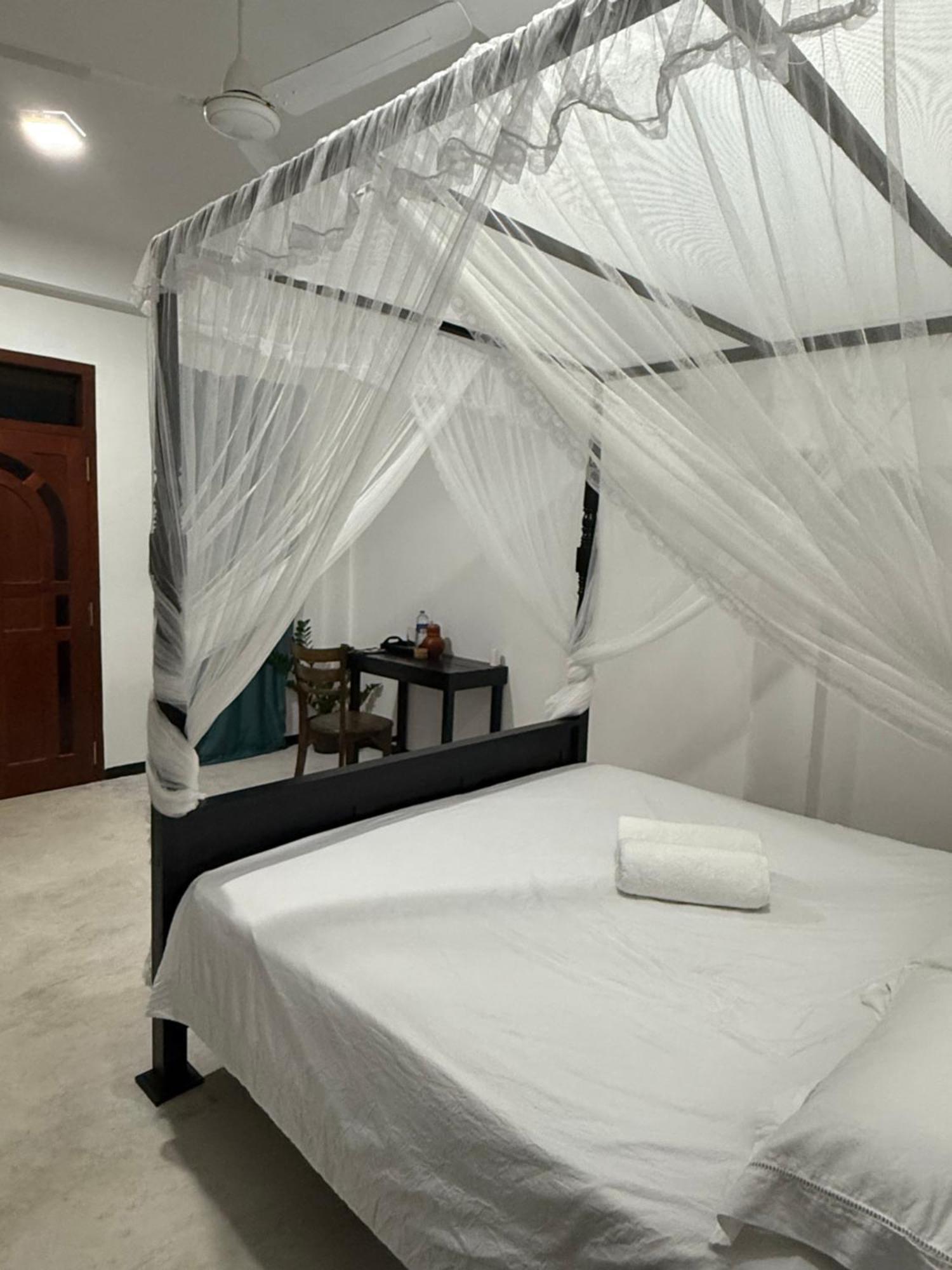 La Fiesta Bed and Breakfast Weligama Εξωτερικό φωτογραφία