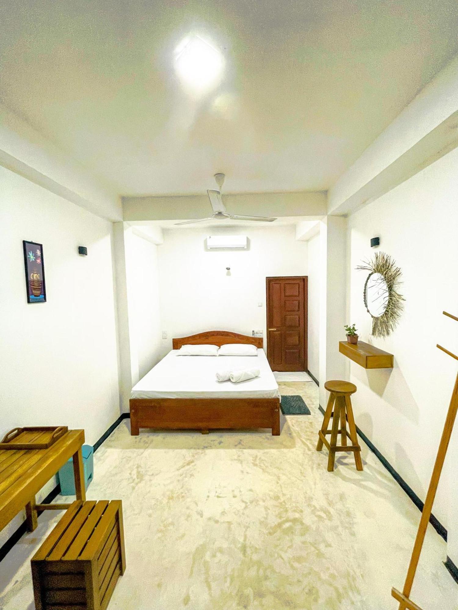 La Fiesta Bed and Breakfast Weligama Δωμάτιο φωτογραφία